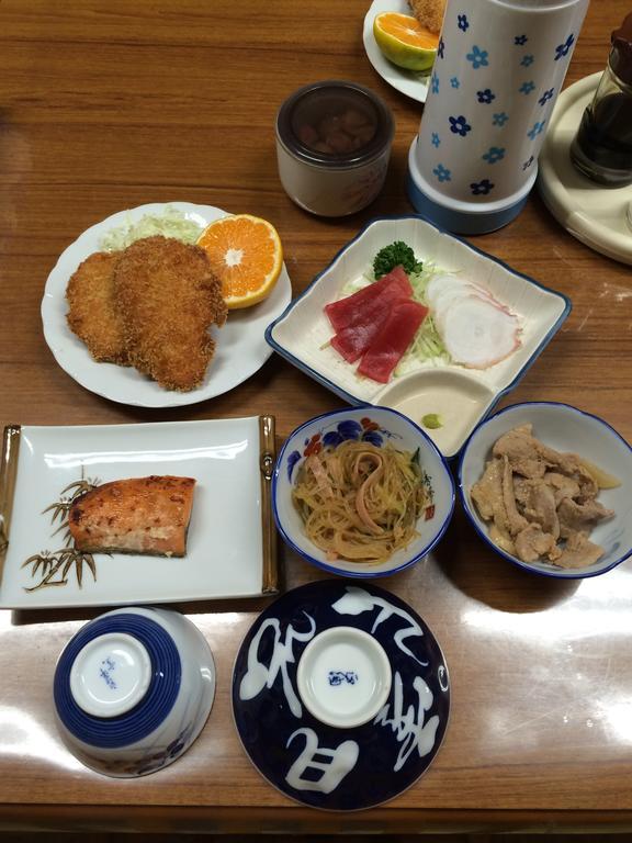 Onsen Minshuku Yutakaya Hotel Юзава Екстериор снимка