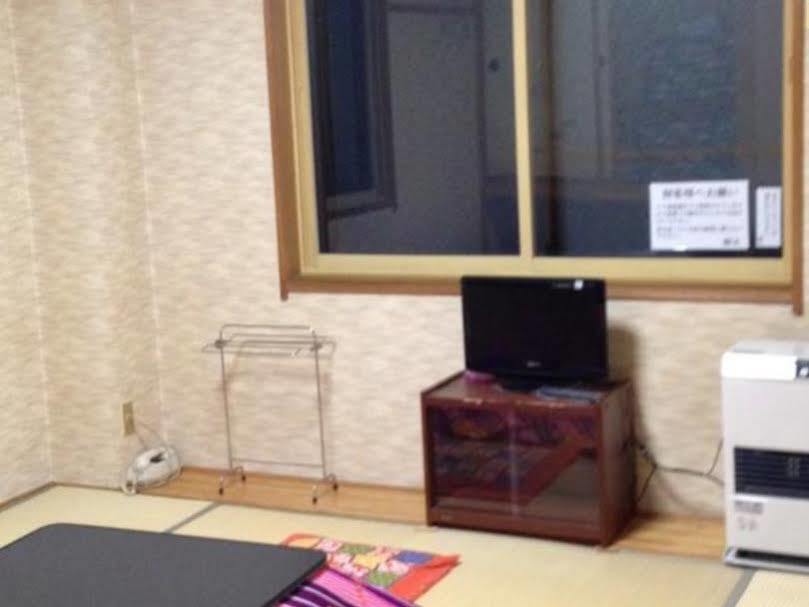 Onsen Minshuku Yutakaya Hotel Юзава Екстериор снимка